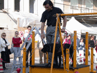 ingrandisci